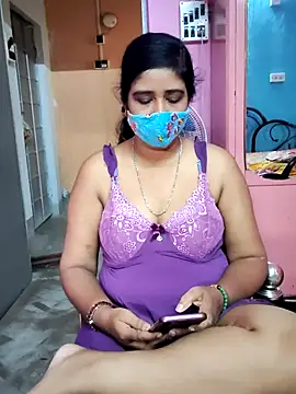 Snapshot of Rulali_44 chatting on 06-24-26, 02:21 Rulali 44 online show from 06-24-26, 02:21
