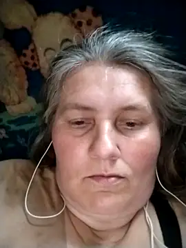 Snapshot of IrisMaris37 chatting on 05-11-26, 10:38 IrisMaris37 online show from 05-11-26, 10:38