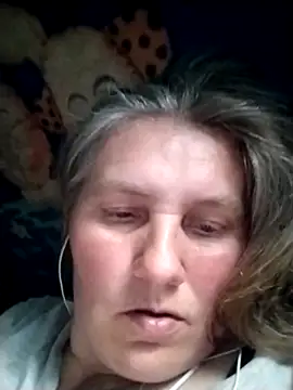 Snapshot of IrisMaris37 chatting on 05-12-26, 01:50 IrisMaris37 online show from 05-12-26, 01:50