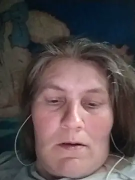 Snapshot of IrisMaris37 chatting on 05-18-26, 09:58 IrisMaris37 online show from 05-18-26, 09:58