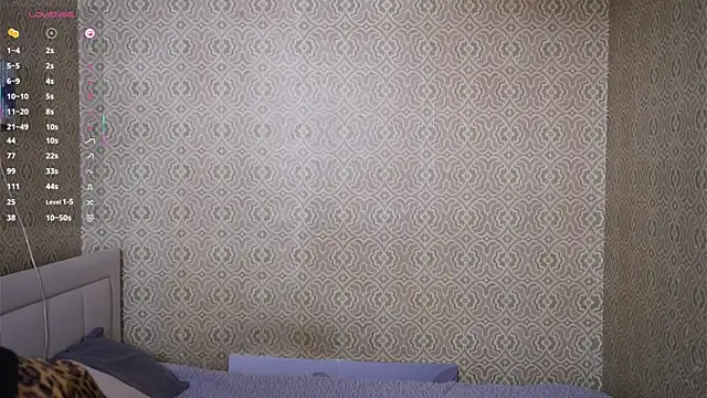 Snapshot of Miaisbeeach chatting on 05-04-26, 06:27 Miaisbeeach online show from 05-04-26, 06:27