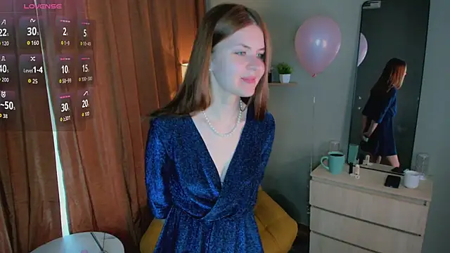 Snapshot of LeyaBloom chatting on 05-18-26, 10:31 LeyaBloom online show from 05-18-26, 10:31