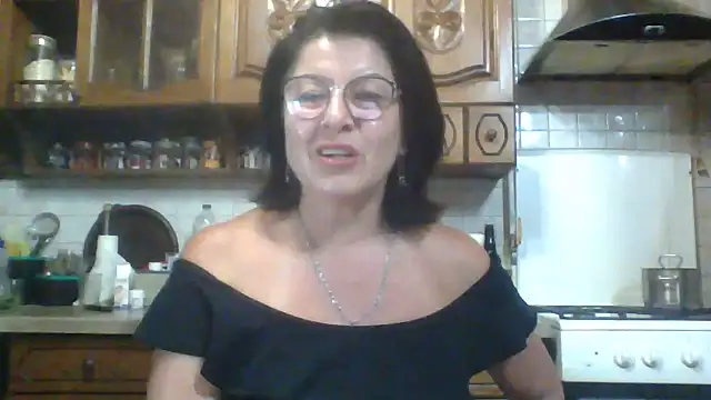 Snapshot of Fiona06 chatting on 06-05-26, 08:03 Fiona06 online show from 06-05-26, 08:03