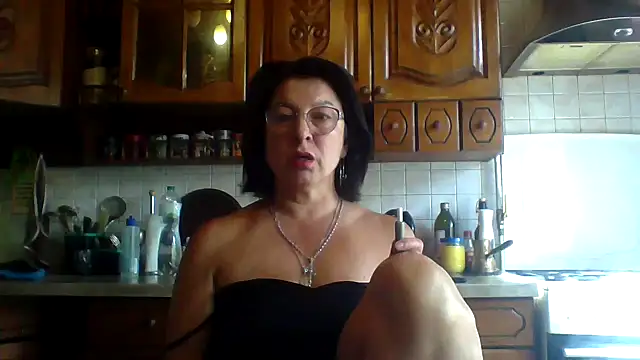 Snapshot of Fiona06 chatting on 05-29-26, 06:19 Fiona06 online show from 05-29-26, 06:19