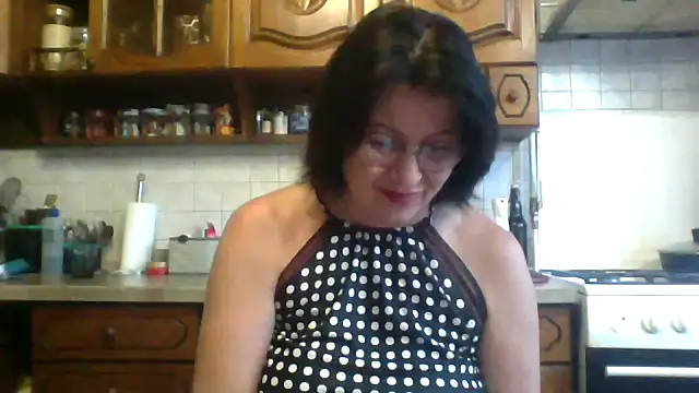 Snapshot of Fiona06 chatting on 05-18-26, 04:34 Fiona06 online show from 05-18-26, 04:34