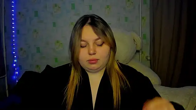 Snapshot of LillyHaigh chatting on 05-06-26, 01:09 LillyHaigh online show from 05-06-26, 01:09