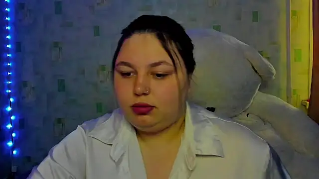 Snapshot of LillyHaigh chatting on 05-31-26, 11:49 LillyHaigh online show from 05-31-26, 11:49