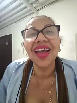 Snapshot of Ladymilf12 chatting on 05-05-26, 01:30 Ladymilf12 online show from 05-05-26, 01:30