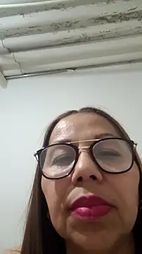 Snapshot of Ladymilf12 chatting on 05-31-26, 12:27 Ladymilf12 online show from 05-31-26, 12:27
