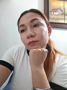 Snapshot of Luna_Morch chatting on 06-22-26, 01:44 Luna Morch online show from 06-22-26, 01:44