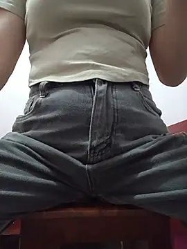 Snapshot of Sweet_pussyy69 chatting on 06-12-26, 09:51 Sweet pussyy69 online show from 06-12-26, 09:51