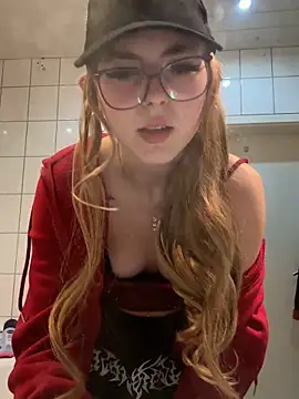 Snapshot of Lina-420 chatting on 05-03-26, 08:34 Lina-420 online show from 05-03-26, 08:34