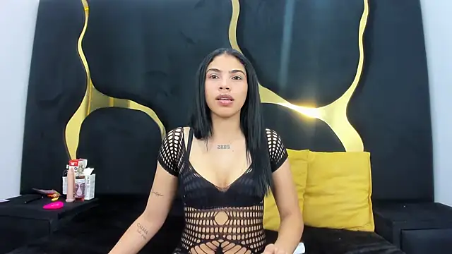 AuroraHoney32 online show from 05-30-26, 09:20