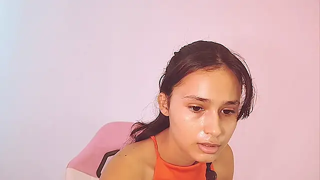 Snapshot of Baby_Elisee chatting on 07-22-26, 07:27 Baby Elisee online show from 07-22-26, 07:27