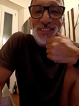 Snapshot of circusmale chatting on 04-28-26, 06:45 circusmale online show from 04-28-26, 06:45