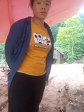 anhphi01 online show from 04-27-26, 09:40