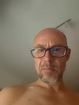 raphaelue online show from 06-06-26, 10:04