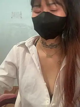 Snapshot of Lilyy18 chatting on 05-04-26, 02:26 Lilyy18 online show from 05-04-26, 02:26