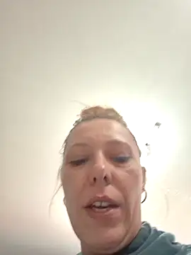 Snapshot of lickybaby26 chatting on 05-15-26, 02:15 lickybaby26 online show from 05-15-26, 02:15