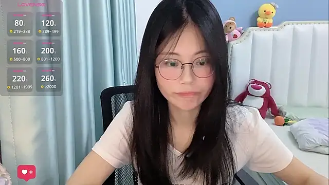 Snapshot of Luna-666 chatting on 05-02-26, 02:33 Luna-666 online show from 05-02-26, 02:33