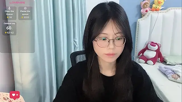 Snapshot of Luna-666 chatting on 05-18-26, 01:05 Luna-666 online show from 05-18-26, 01:05