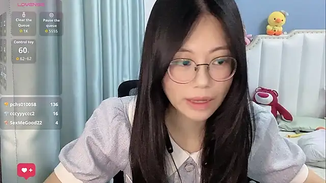 Snapshot of Luna-666 chatting on 04-29-26, 05:30 Luna-666 online show from 04-29-26, 05:30