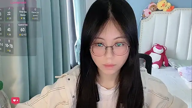 Snapshot of Luna-666 chatting on 05-09-26, 07:34 Luna-666 online show from 05-09-26, 07:34