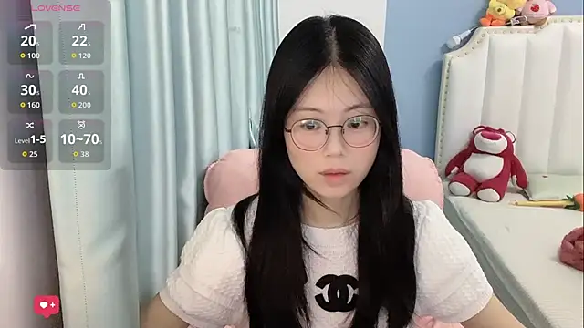 Snapshot of Luna-666 chatting on 06-02-26, 01:55 Luna-666 online show from 06-02-26, 01:55