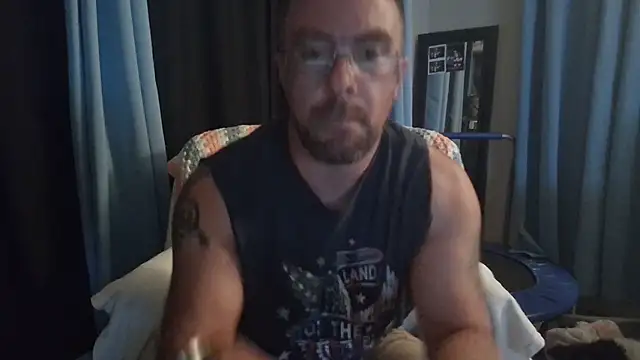 Snapshot of BWCMarineMark chatting on 07-11-26, 05:52 BWCMarineMark online show from 07-11-26, 05:52