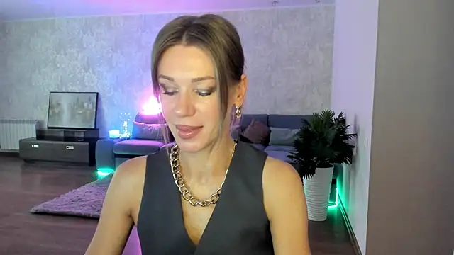 Snapshot of miababemi09 chatting on 06-18-26, 04:22 miababemi09 online show from 06-18-26, 04:22