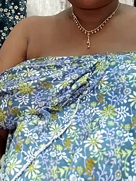 Snapshot of Gulapi_N chatting on 07-24-26, 10:11 Gulapi N online show from 07-24-26, 10:11