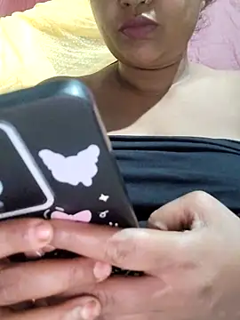 Snapshot of Gulapi_N chatting on 05-17-26, 03:34 Gulapi N online show from 05-17-26, 03:34