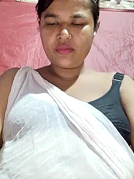 Snapshot of Gulapi_N chatting on 06-03-26, 02:33 Gulapi N online show from 06-03-26, 02:33