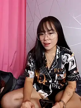 Snapshot of Bad_bish21 chatting on 06-10-26, 01:23 Bad bish21 online show from 06-10-26, 01:23