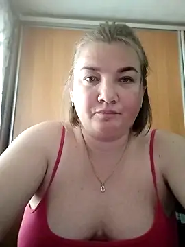 Snapshot of MiyaOlliver chatting on 05-11-26, 07:32 MiyaOlliver online show from 05-11-26, 07:32