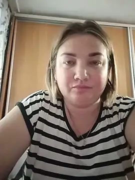 Snapshot of MiyaOlliver chatting on 06-09-26, 10:05 MiyaOlliver online show from 06-09-26, 10:05