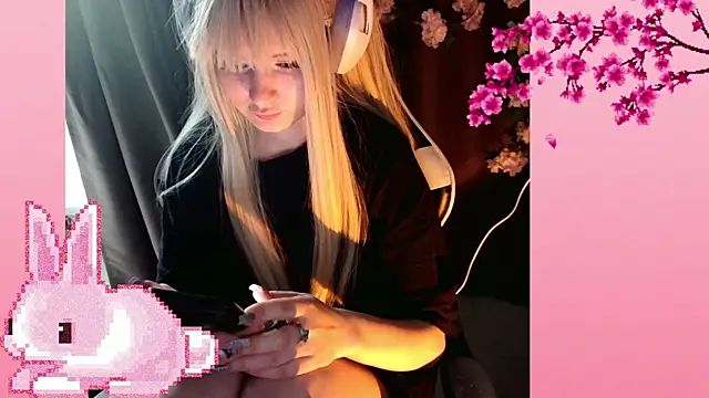 AmmiRinn online show from 06-13-26, 01:53
