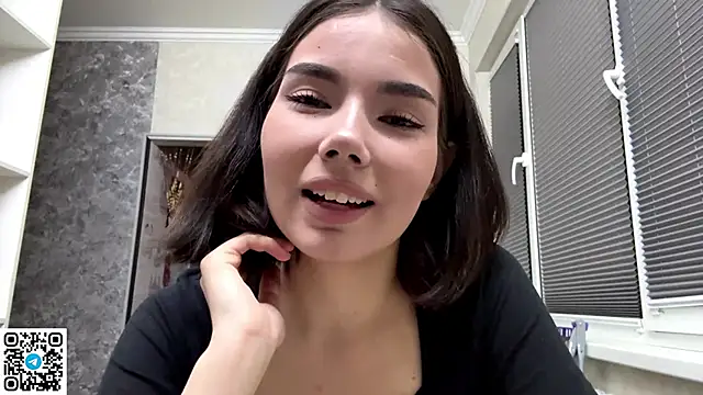 Snapshot of MarylnMonnier chatting on 06-03-26, 07:18 MarylnMonnier online show from 06-03-26, 07:18