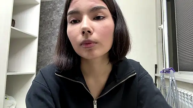 Snapshot of MarylnMonnier chatting on 05-17-26, 07:25 MarylnMonnier online show from 05-17-26, 07:25