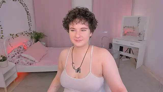 Snapshot of MelittaStorrie chatting on 06-21-26, 11:38 MelittaStorrie online show from 06-21-26, 11:38
