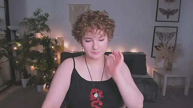Snapshot of MelittaStorrie chatting on 06-16-26, 11:21 MelittaStorrie online show from 06-16-26, 11:21