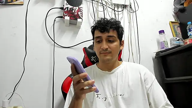 Snapshot of breiner_07 chatting on 05-12-26, 12:41 breiner 07 online show from 05-12-26, 12:41