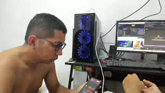 Snapshot of breiner_07 chatting on 05-10-26, 09:27 breiner 07 online show from 05-10-26, 09:27