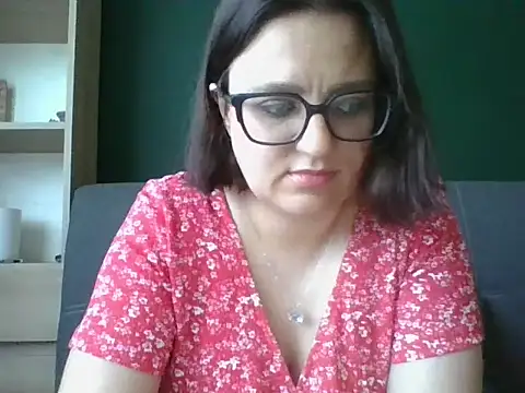 Snapshot of sensual_paris chatting on 06-19-26, 05:24 sensual paris online show from 06-19-26, 05:24