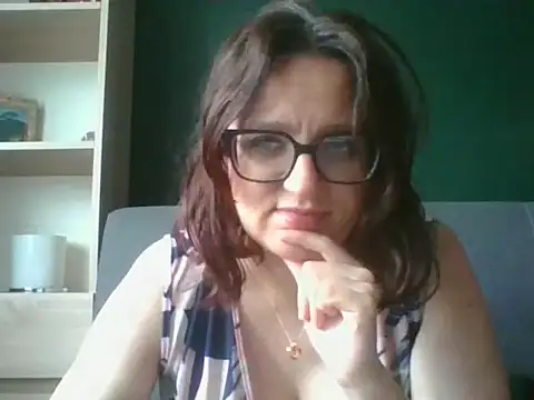 Snapshot of sensual_paris chatting on 06-01-26, 05:29 sensual paris online show from 06-01-26, 05:29