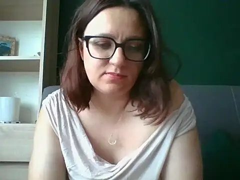 Snapshot of sensual_paris chatting on 06-18-26, 05:28 sensual paris online show from 06-18-26, 05:28