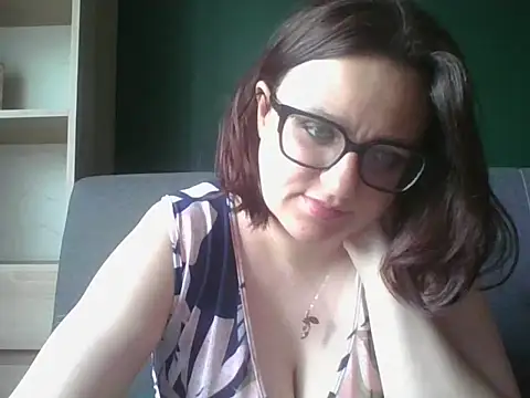 Snapshot of sensual_paris chatting on 05-04-26, 05:33 sensual paris online show from 05-04-26, 05:33