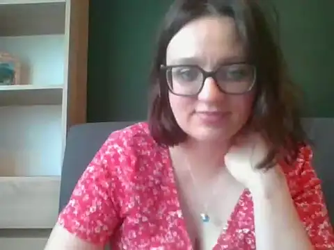 Snapshot of sensual_paris chatting on 05-08-26, 05:33 sensual paris online show from 05-08-26, 05:33