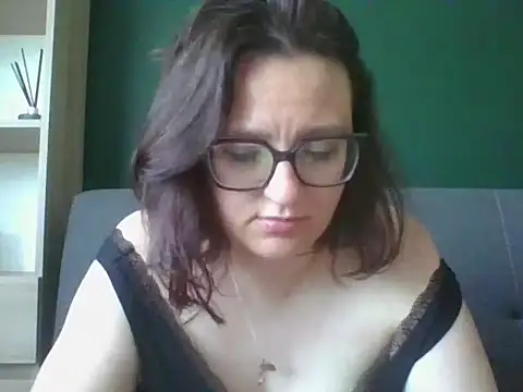 Snapshot of sensual_paris chatting on 05-26-26, 05:27 sensual paris online show from 05-26-26, 05:27