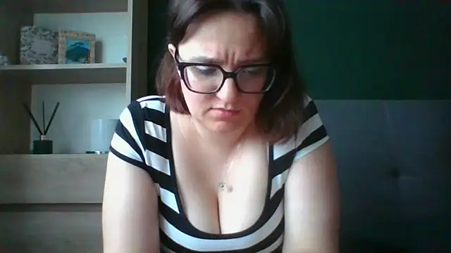 Snapshot of sensual_paris chatting on 07-14-26, 05:23 sensual paris online show from 07-14-26, 05:23
